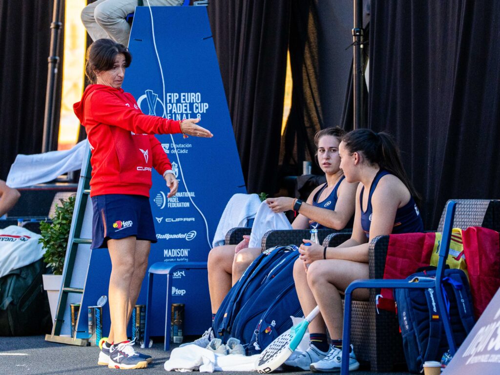 Dominio femenino y masculino español